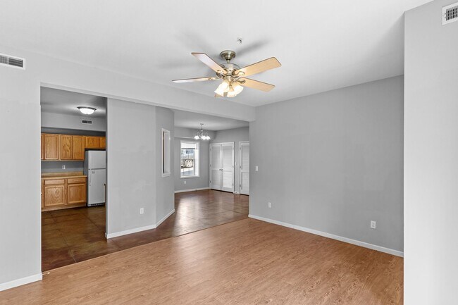 Building Photo - 3BR/2BA ON EAST CAMPUS!