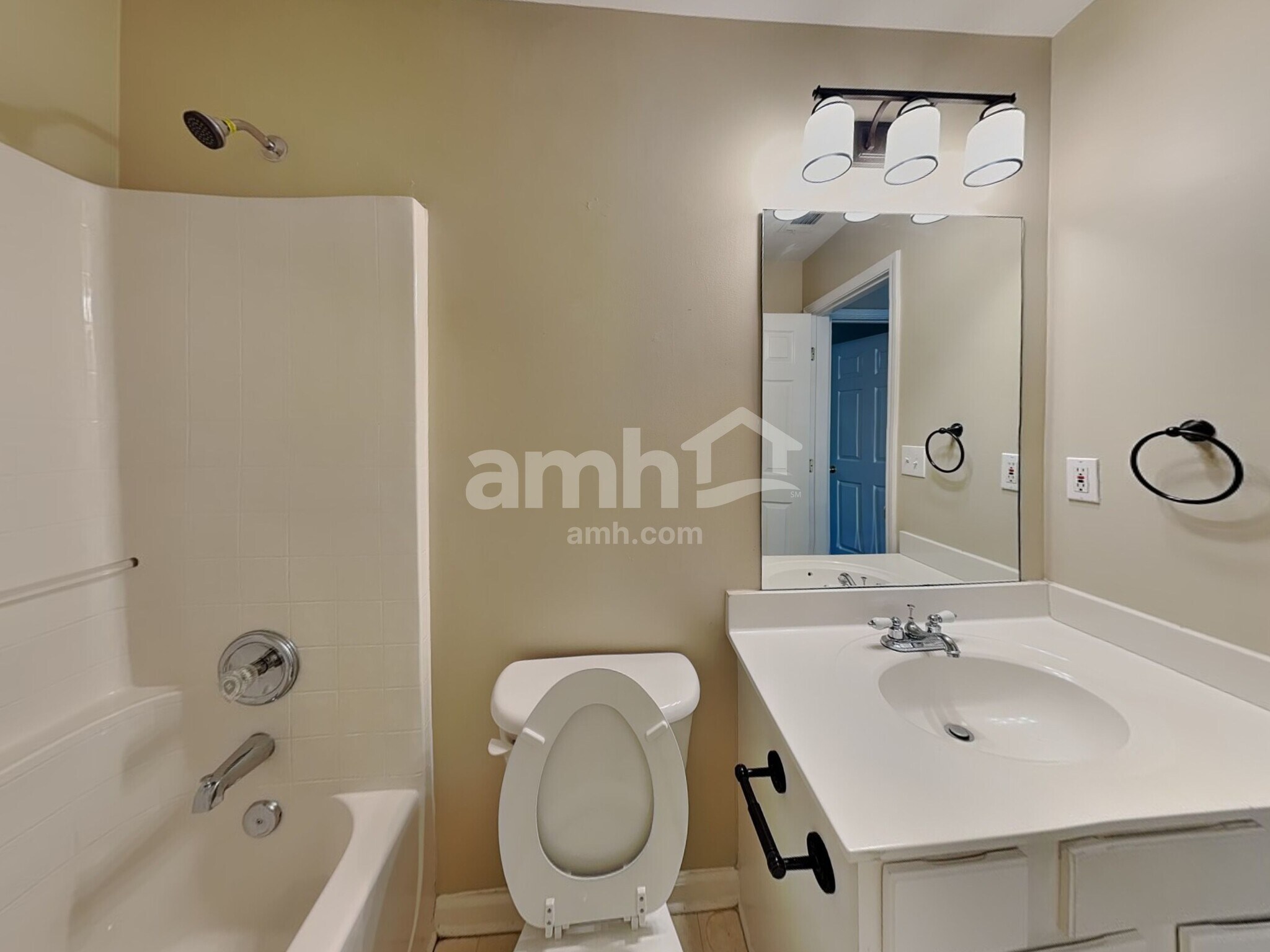 Building Photo - 1387 Belfaire Lake Trl