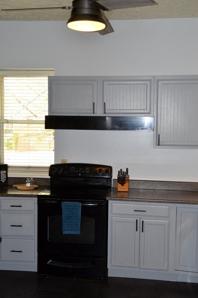 Building Photo - 32 Wilson Ave