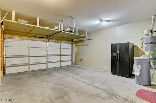 Building Photo - 8325 Jo Marcy Dr