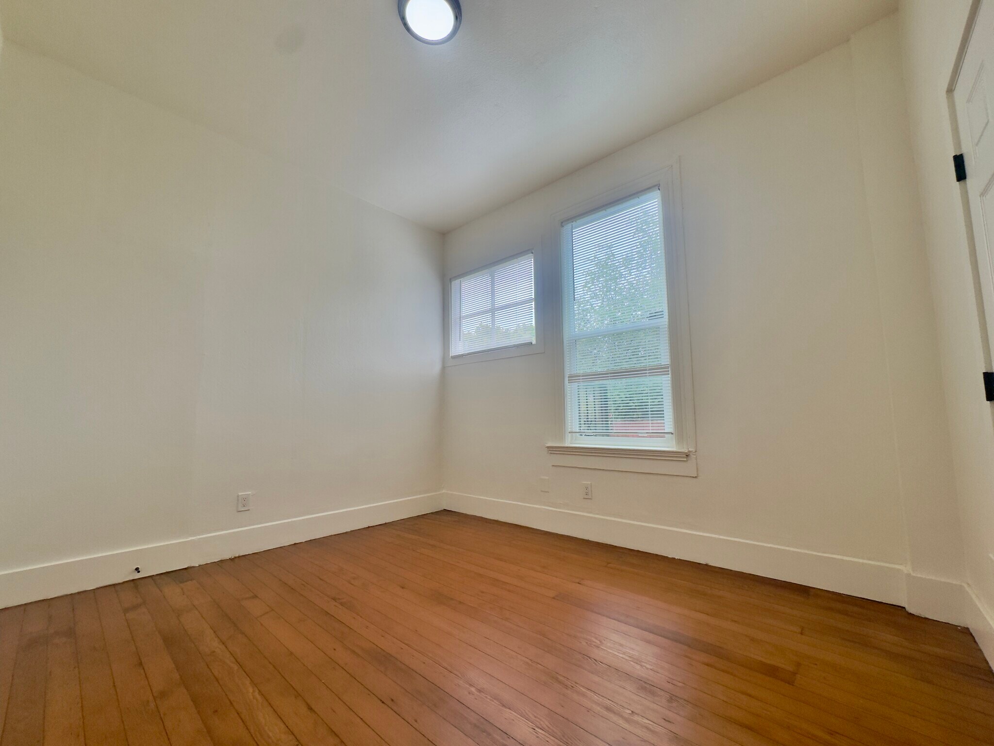 Building Photo - 720 37th St