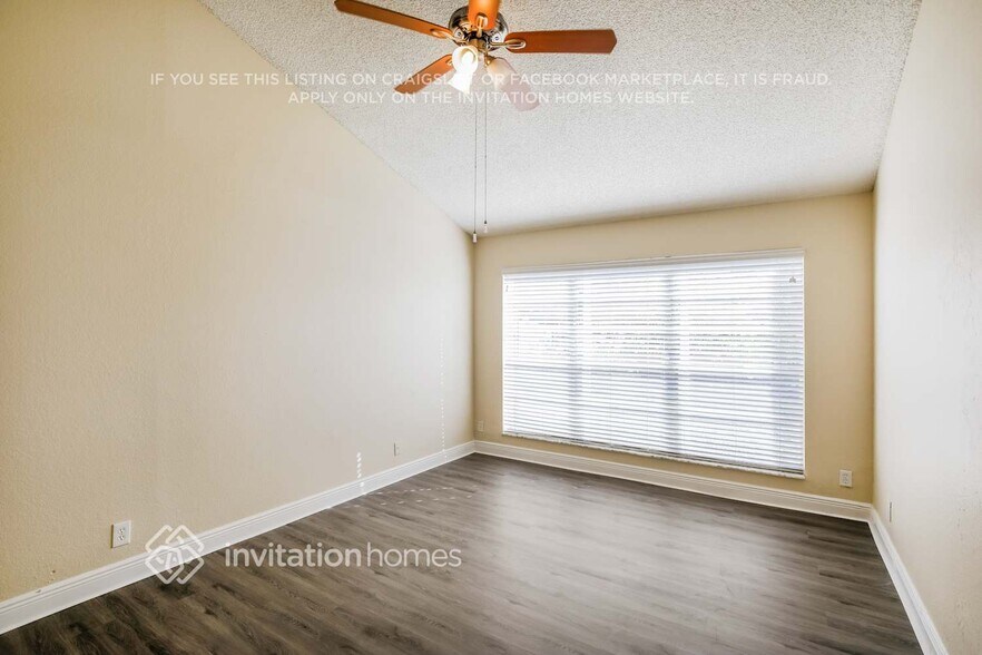 Building Photo - 9310 Chelsea Dr