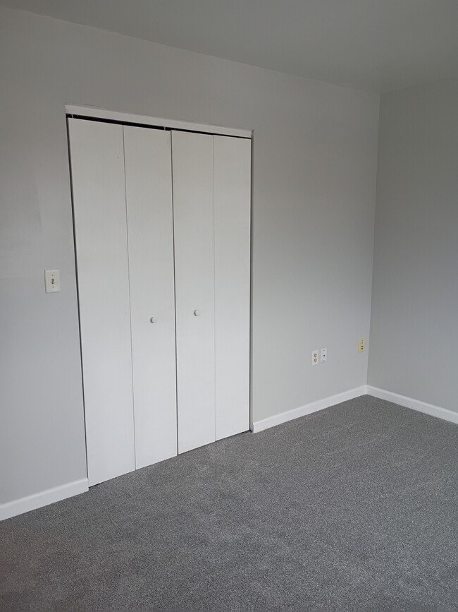 Building Photo - 25 Walnut Mill Ln