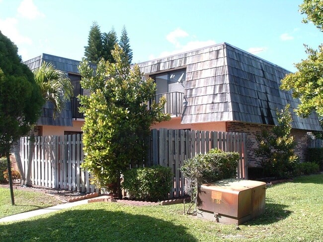 Primary Photo - 1714 Forest Lakes Cir
