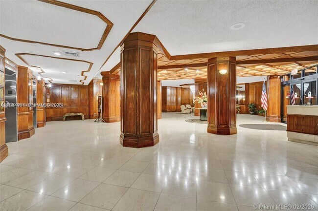 Building Photo - 1865 S Ocean Dr