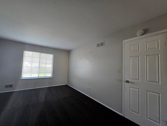 Building Photo - 30276 Southfield Rd