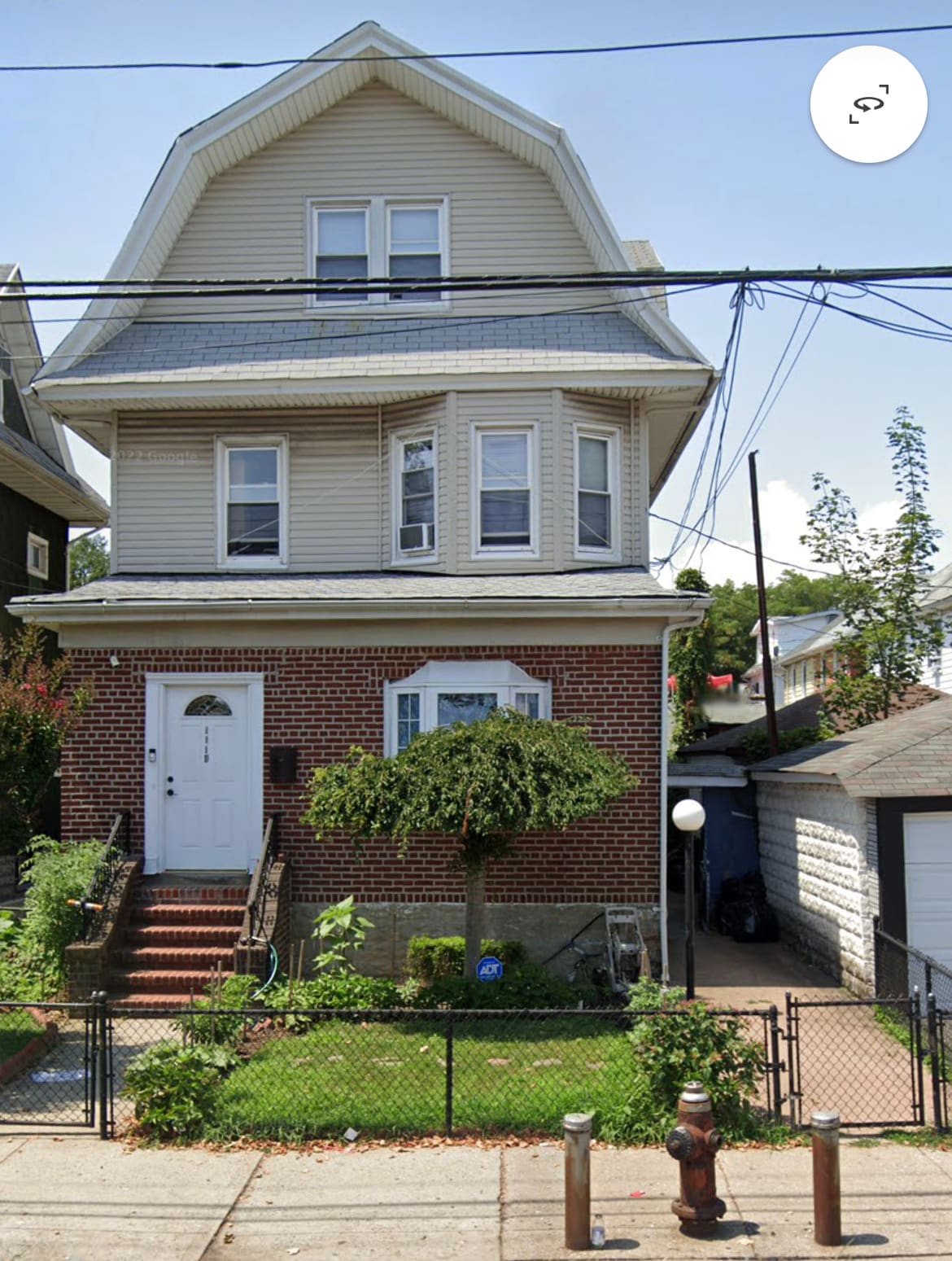 Tenant have a separate entrance - 1114 E 35th St