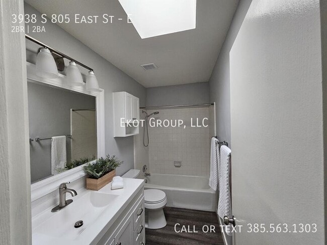 Building Photo - 3938 S 805 E St