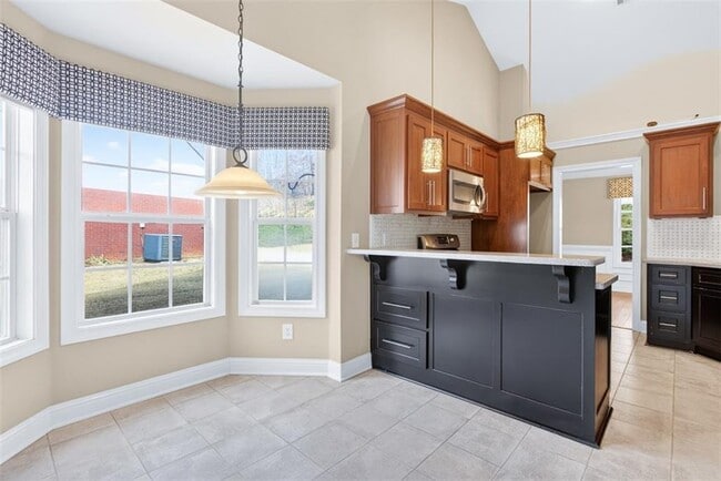 Building Photo - 135 Saltcreek Point NE