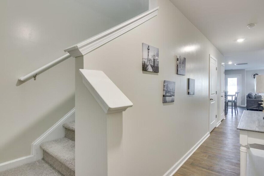 Building Photo - 970 Wolfpack Ct