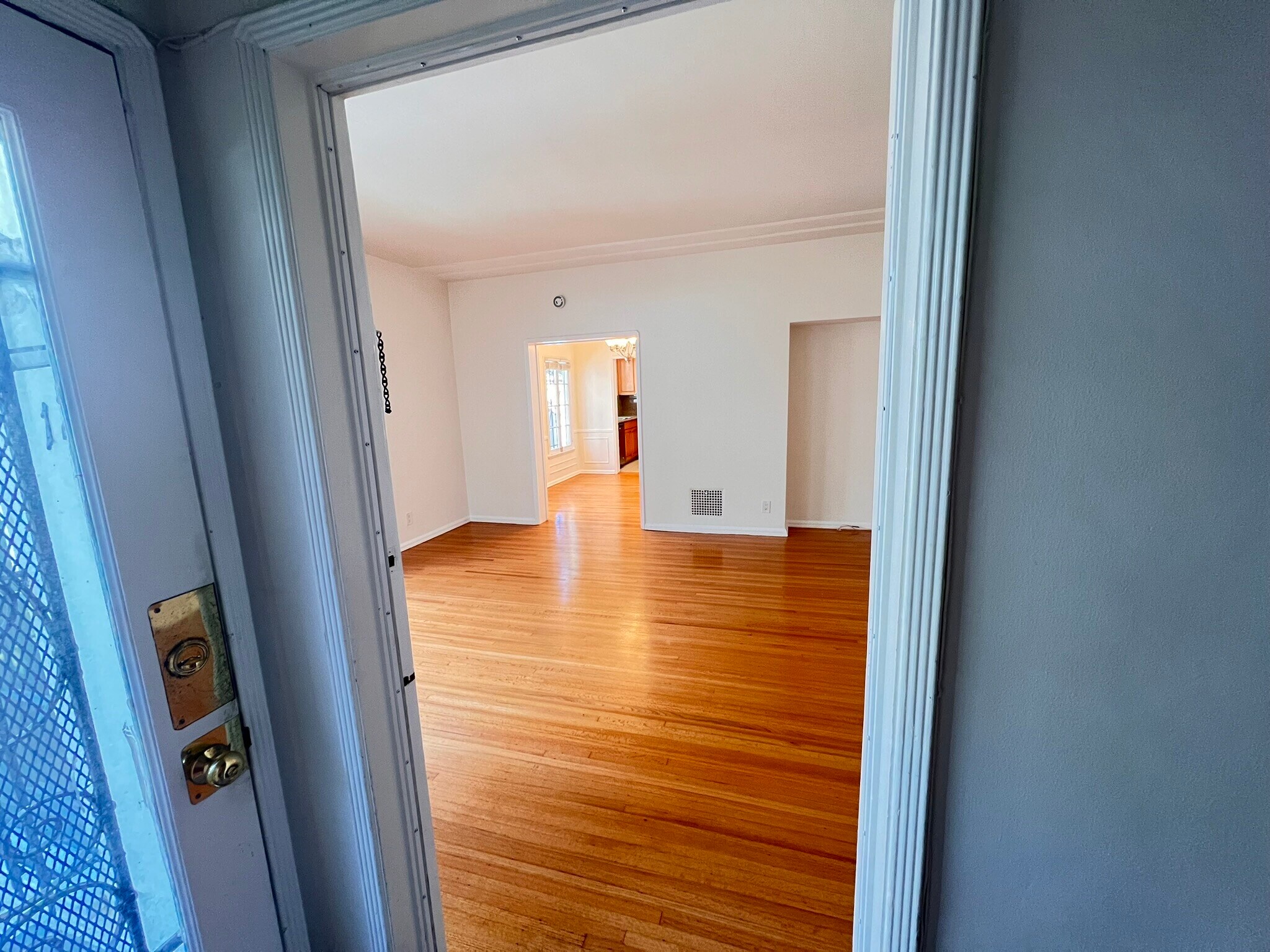 Building Photo - 1248 S La Jolla Ave