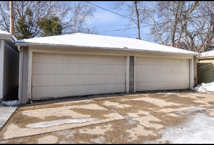 Building Photo - 2825 N Frederick AV