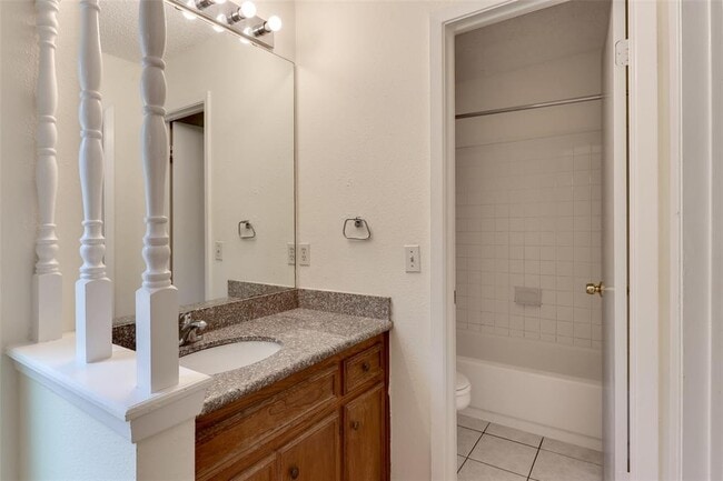 Building Photo - 10616 Mellow Meadow Dr