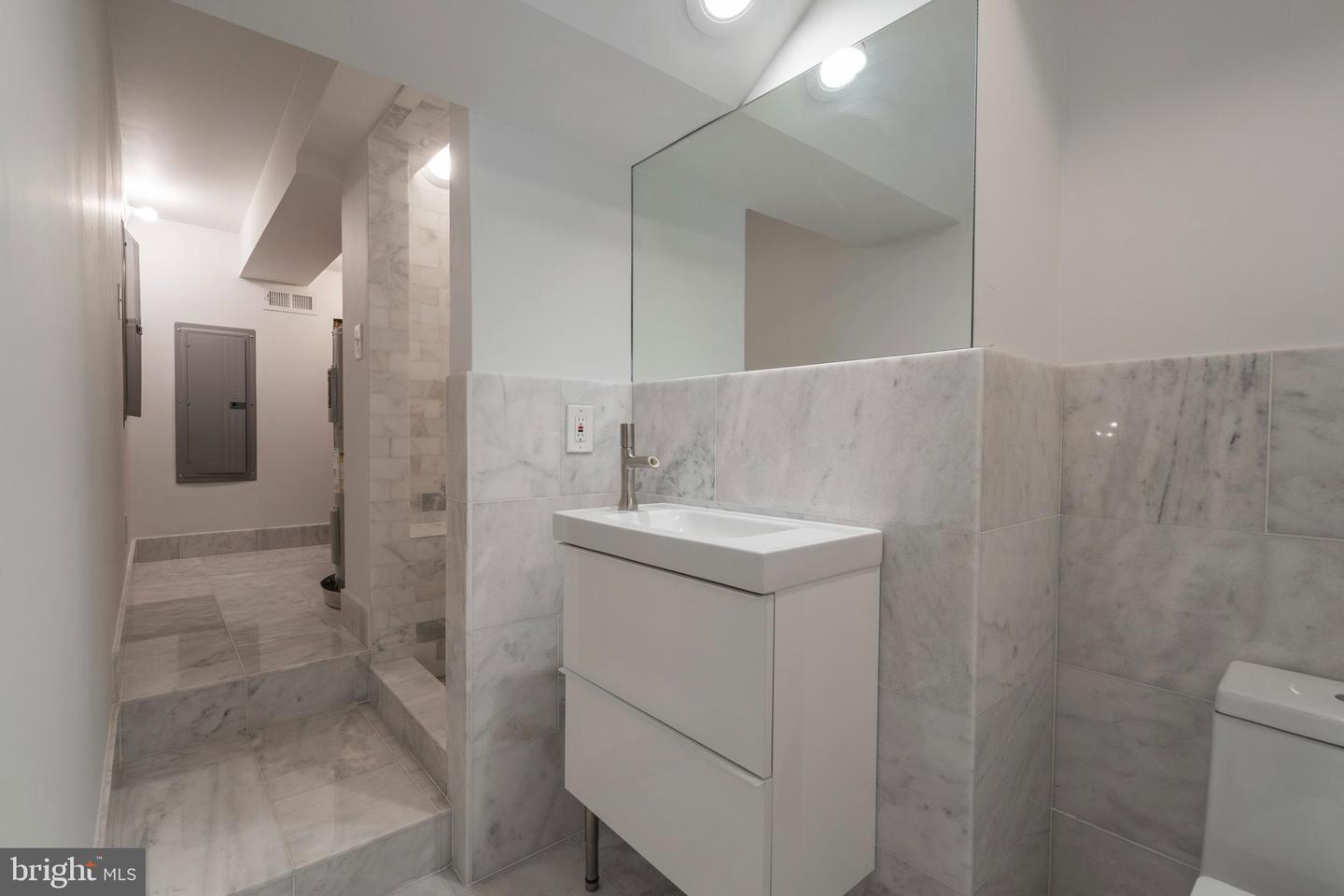 Building Photo - 313 Fulton St