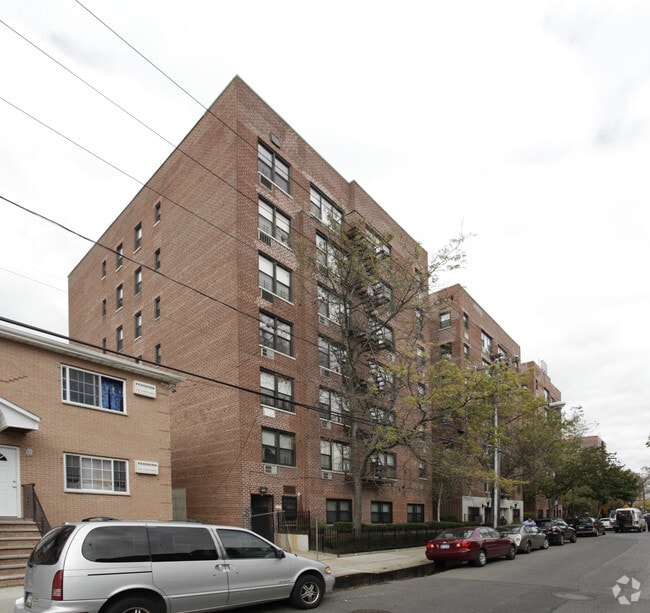 The Gateway Apartments Far Rockaway, NY Apartment Finder