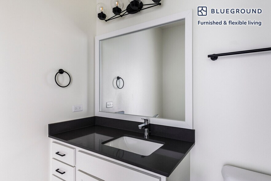 Building Photo - 100 N Addison Ave