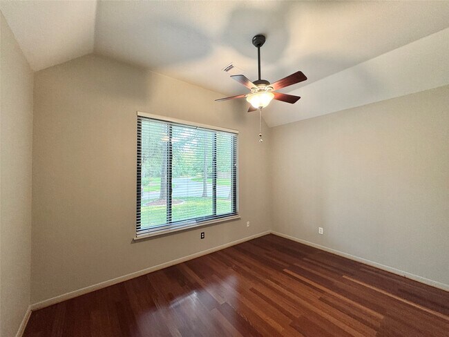 Building Photo - 42 Tranquil Glade Pl