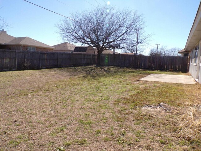 Building Photo - 5006 Parkwood Dr