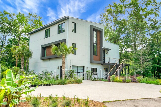 Building Photo - 665 Daniel Whaley Rd