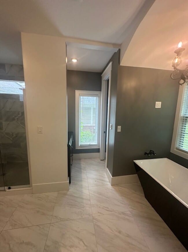 Building Photo - Stunning 5-Bedroom Home in Germantown-Spac...