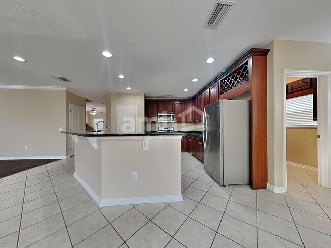 Building Photo - 31437 Heatherstone Dr