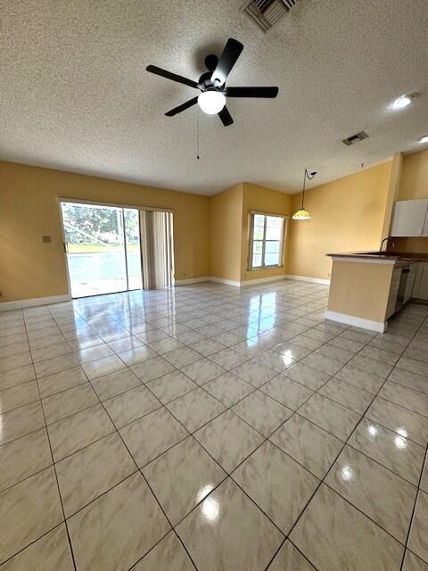 Building Photo - 10020 Country Brook Rd