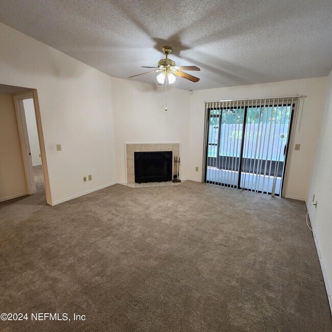 Building Photo - 7623 Baymeadows Cir W