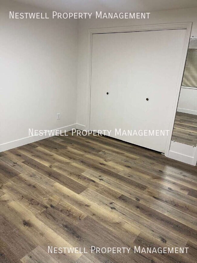 Building Photo - 893 W 1500 N St