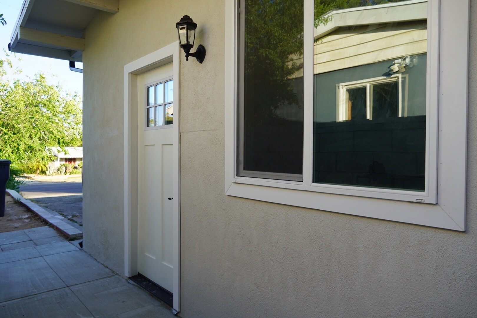 Building Photo - 38947 Yucca Tree St