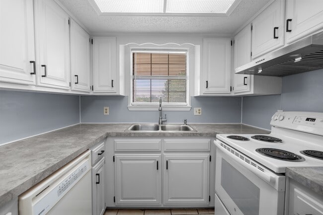 Building Photo - 1507 S 12th St