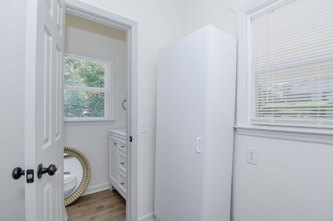 Building Photo - Southern Charm Brick Ranch Home