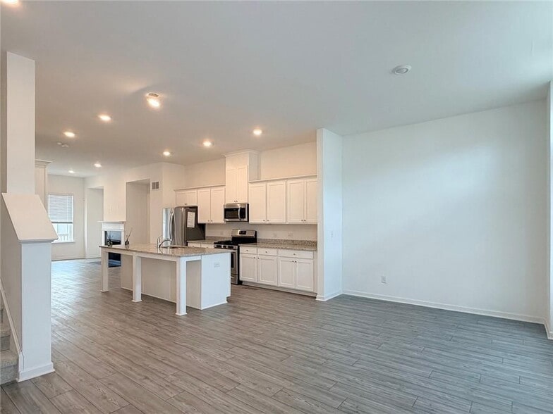 Building Photo - 711 Cordele Ln