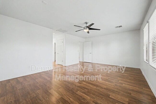 Building Photo - 2048 W Monte Cristo Ave