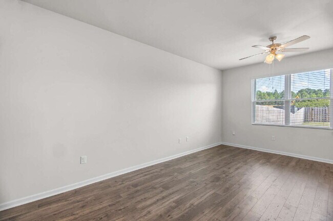 Building Photo - Trolley Run Townhome!