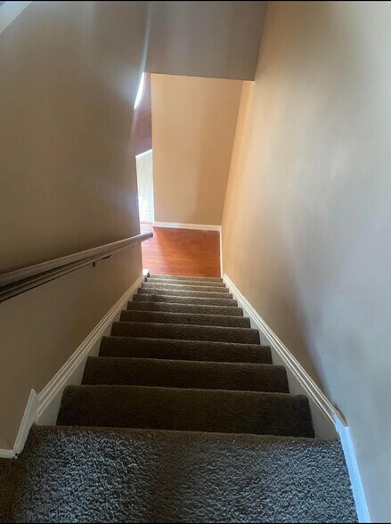 Building Photo - 8551 Castlemill Cir