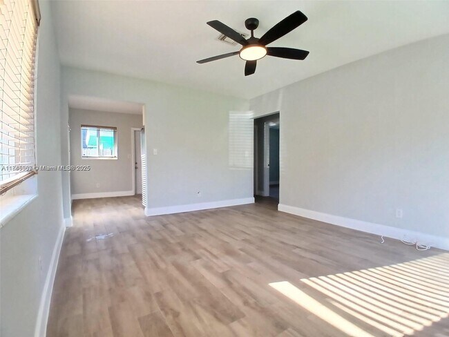 Building Photo - 2641 SW 13th Ave