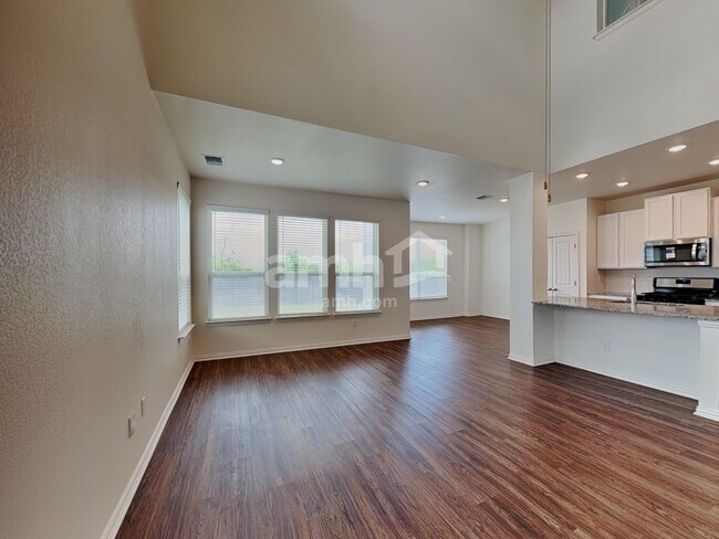 Building Photo - 2734 Lillybrook Ln