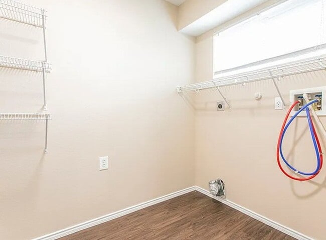Building Photo - 149 Willow View