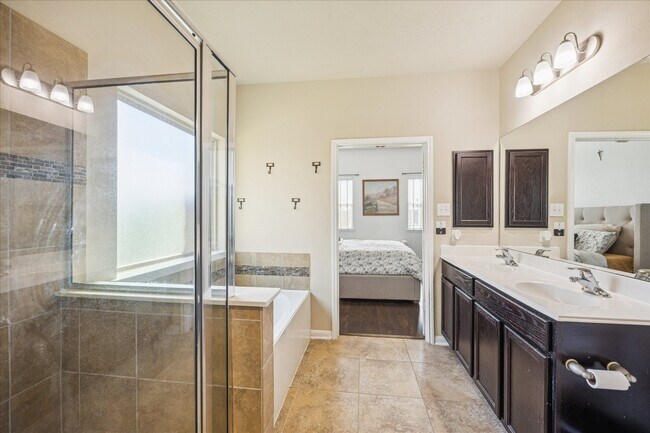 Building Photo - 8103 Heartbrook Field Ln