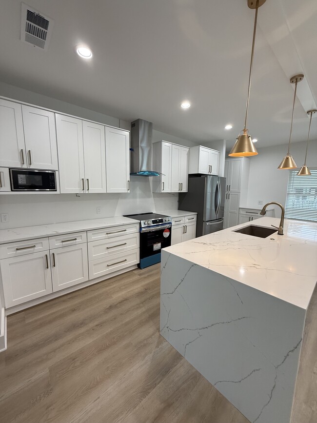Building Photo - 219 Fox Chase Cir