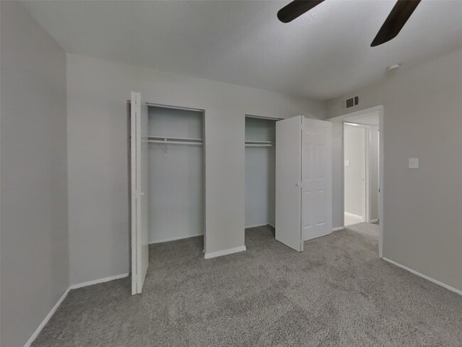 Building Photo - 24022 4 Sixes Ln