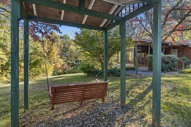 Building Photo - 90 Hidden Brook Dr