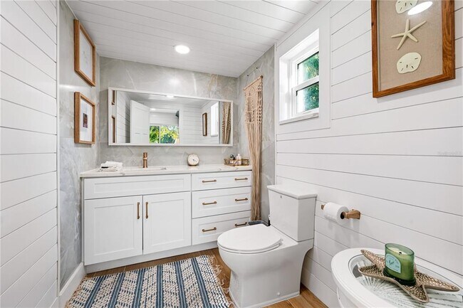 Building Photo - 2500 Monterey St