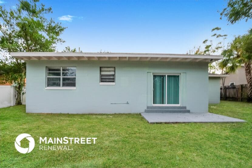 Building Photo - 6129 Hialeah St