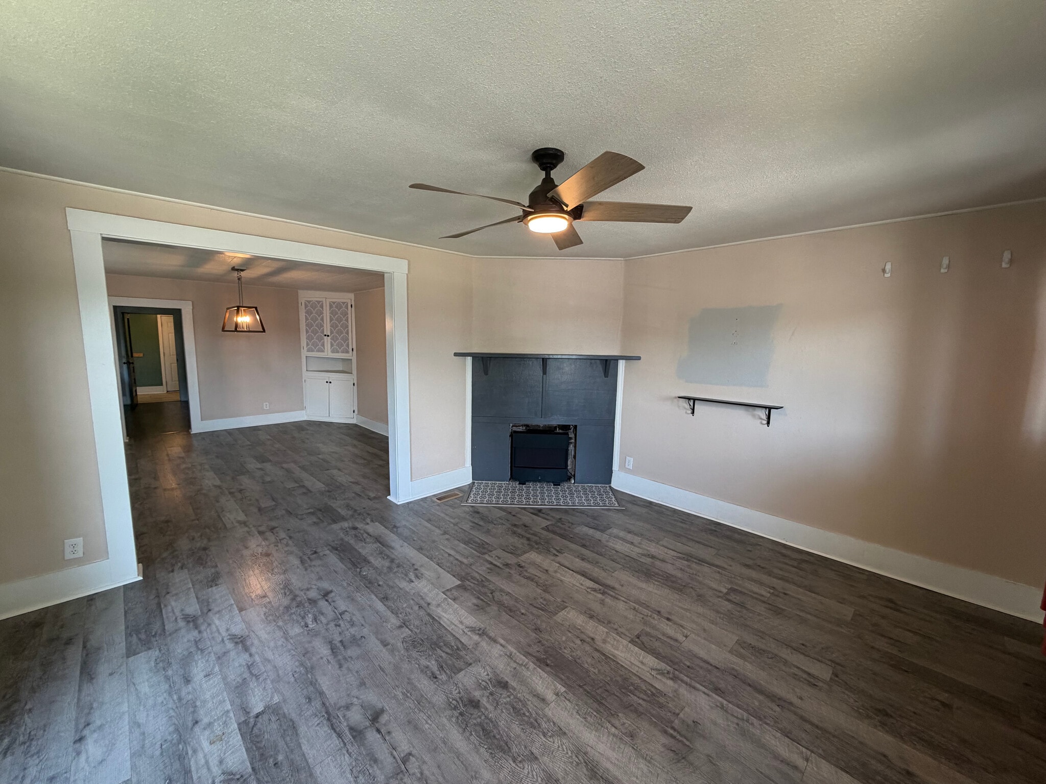 living room - 210 S Jefferson St