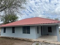 Building Photo - 1015 Martinez St