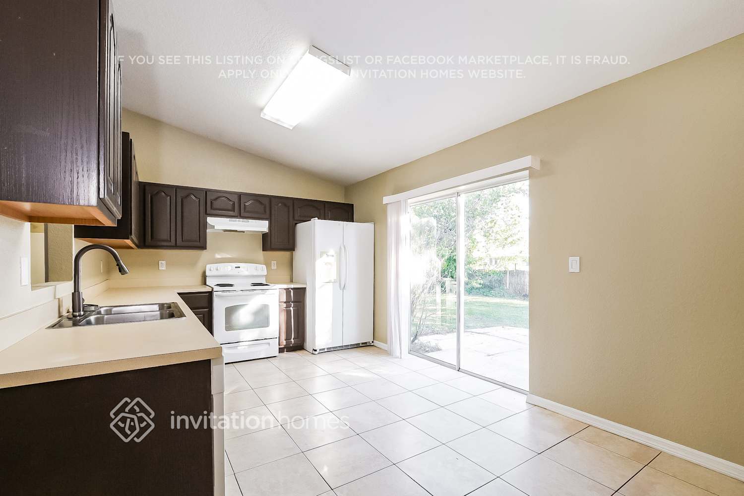 Building Photo - 4736 Robin Dr