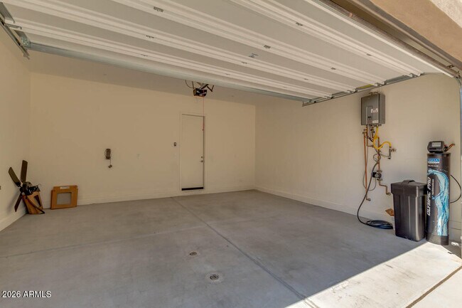 Building Photo - 7332 E Vista Bonita Dr