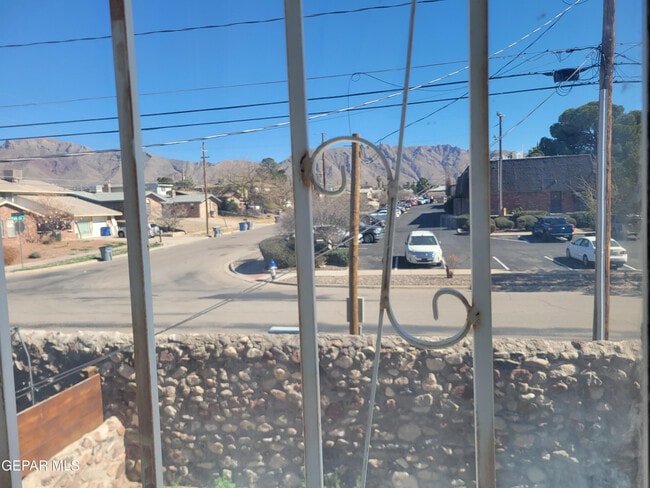 Building Photo - 336 Villa Canto St