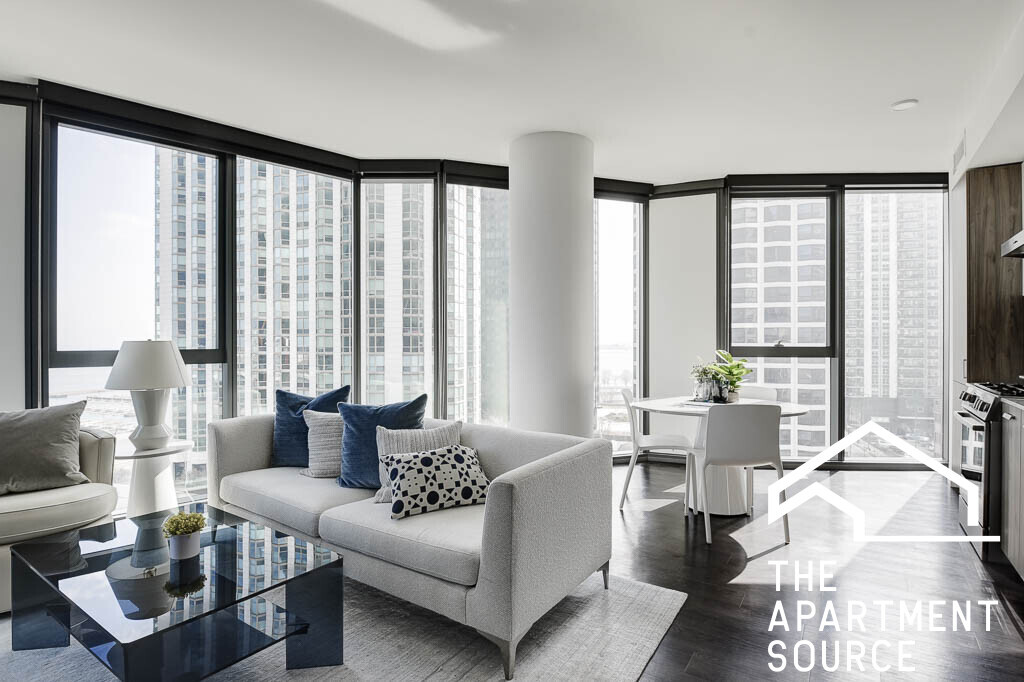 Building Photo - 450 E Waterside Dr